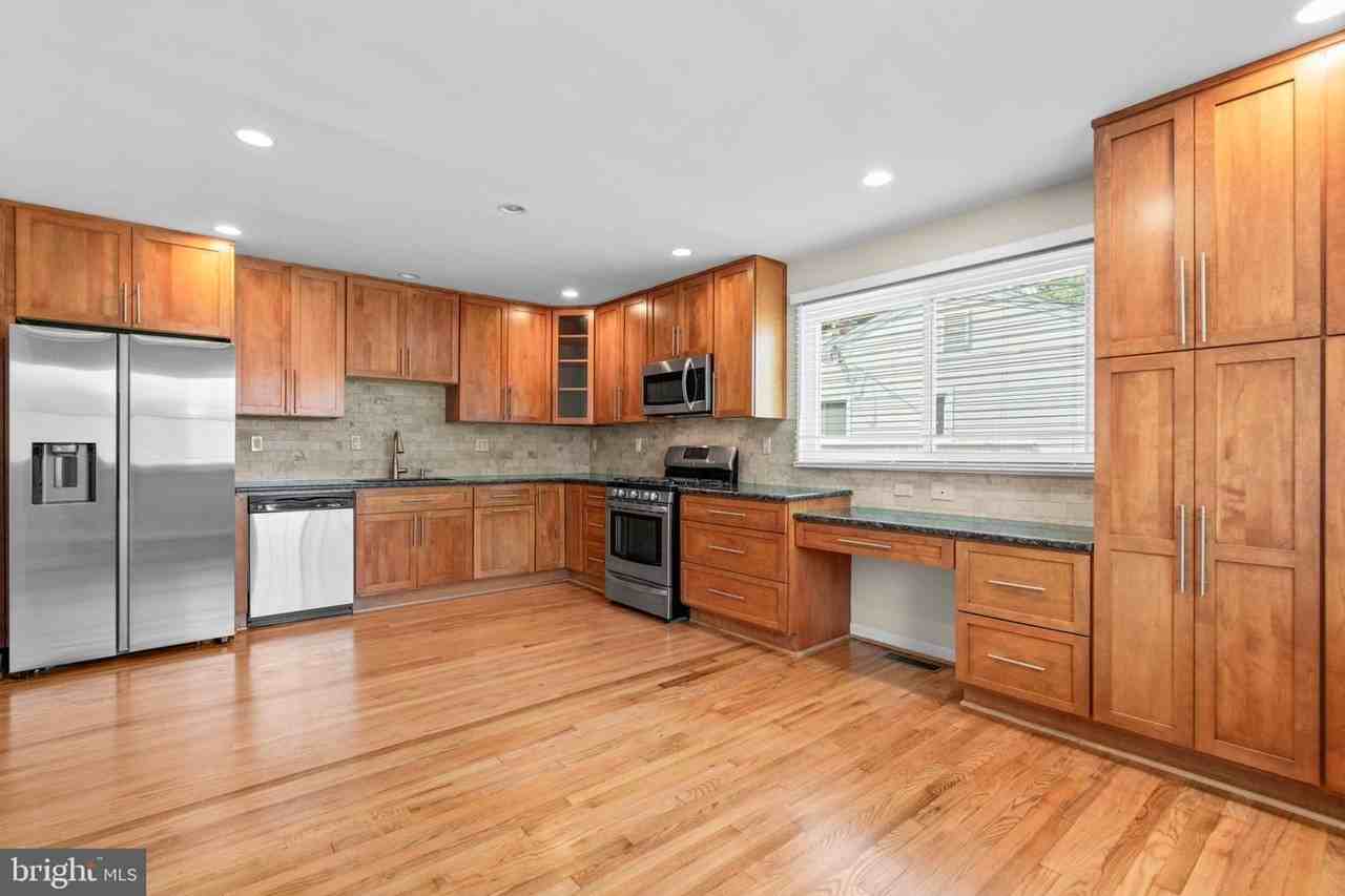 9212 Chanute Dr - Photo 3 of 5