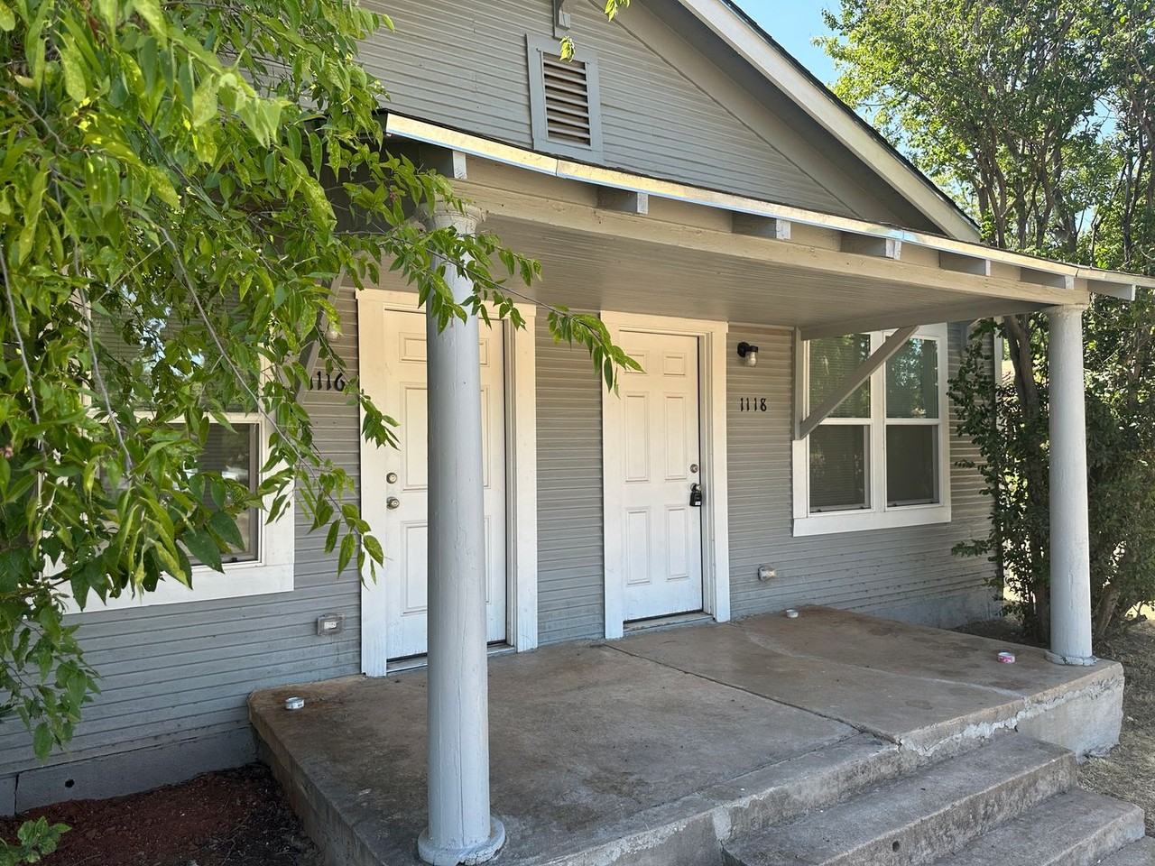 1118 Hickory St - Photo 2 of 14