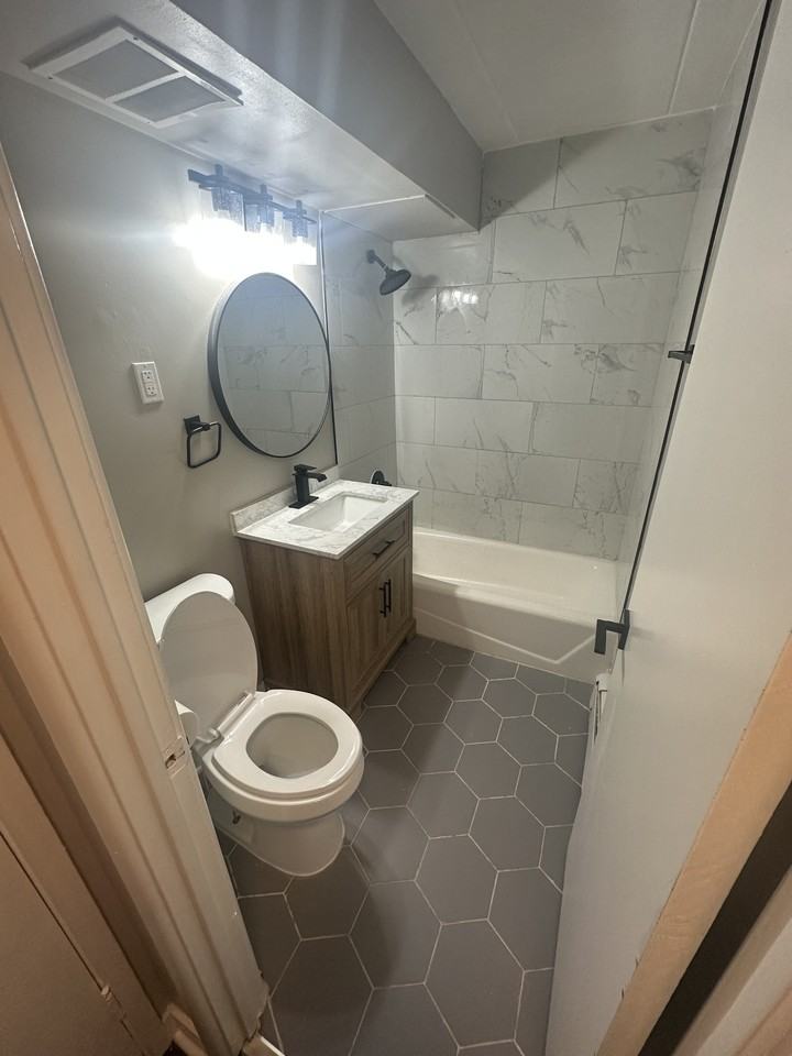 9715 5th St #1C - Photo 3 of 8