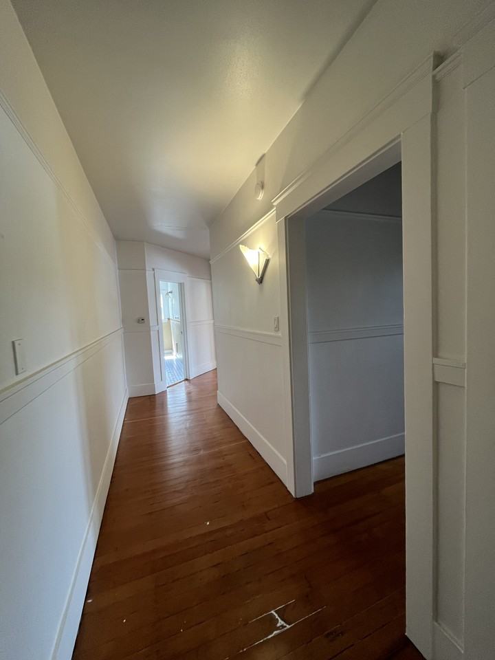 2127 Nw Irving St #305 - Photo 2 of 32