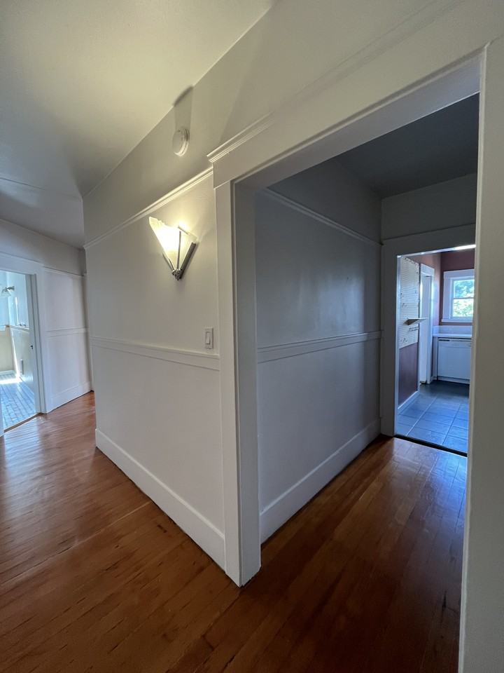 2127 Nw Irving St #305 - Photo 3 of 32
