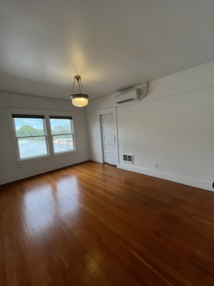 2127 Nw Irving St #305 - Photo 6 of 20