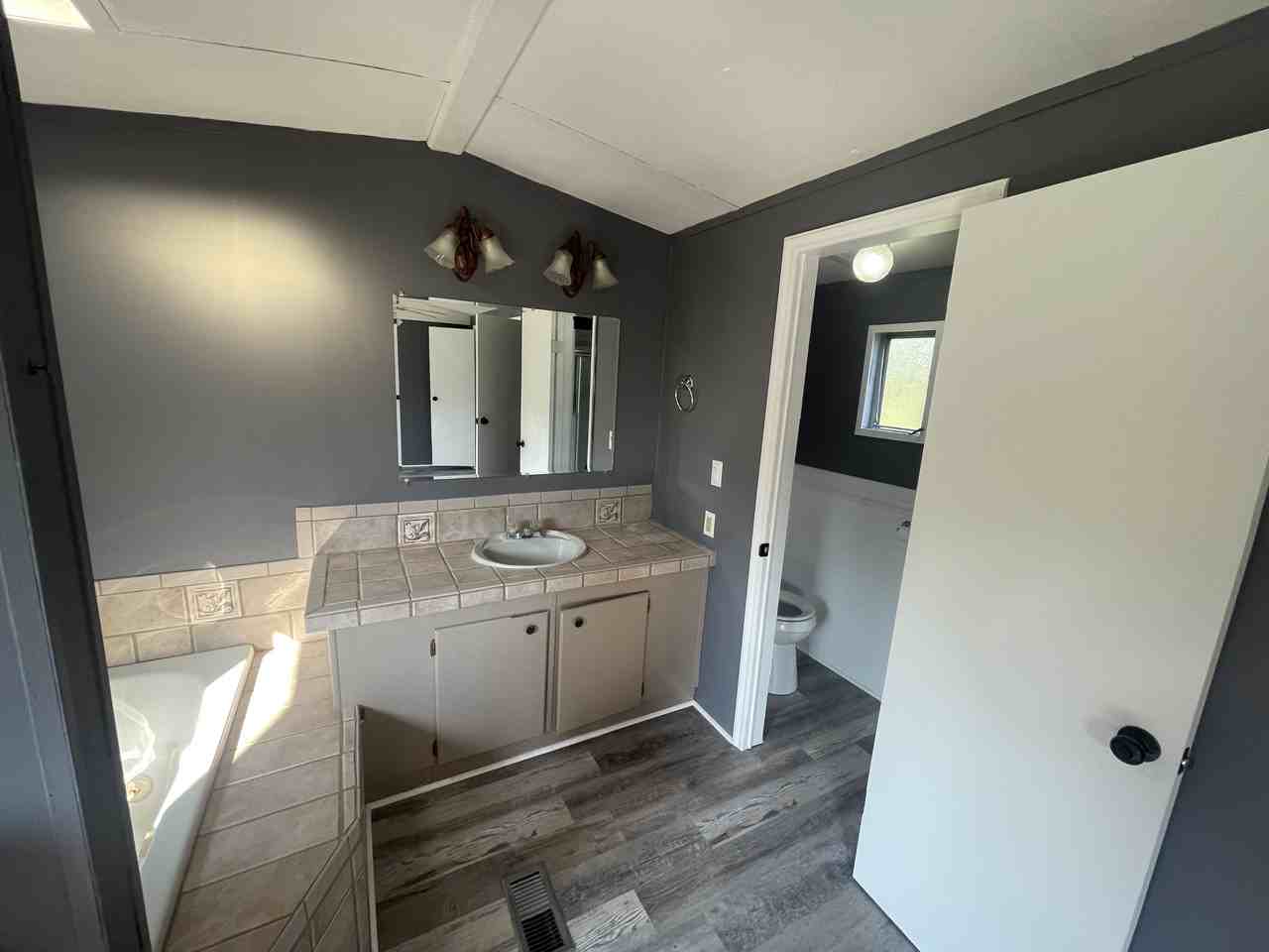 122 Autumn Ln #NA - Photo 2 of 18