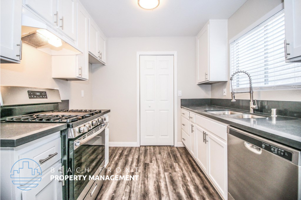 7892 Holt Ave. - Photo 7 of 16