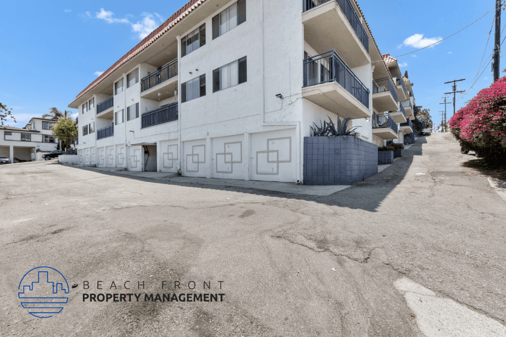 740 W. 24th St. - Photo 7 of 26