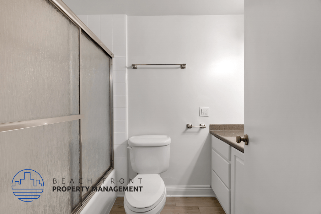 740 W. 24th St. - Photo 5 of 26