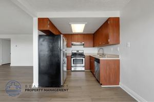 featured image of 740 W 24th St