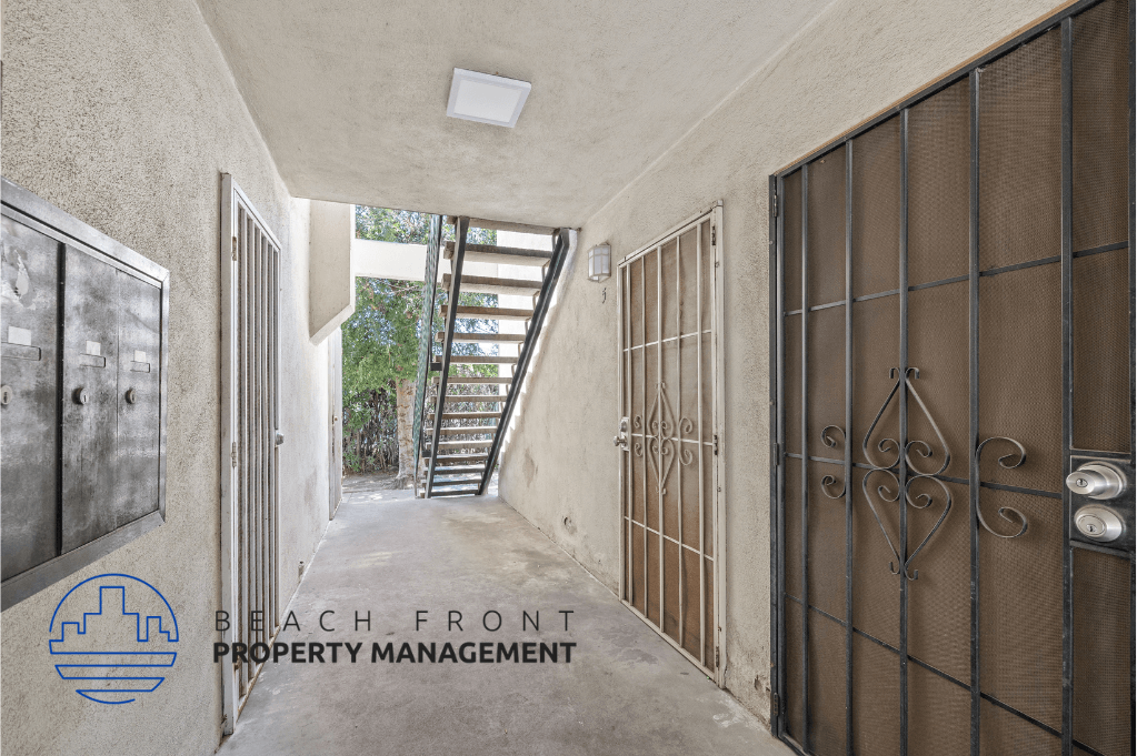 2135 Santa Fe Ave. - Photo 3 of 16