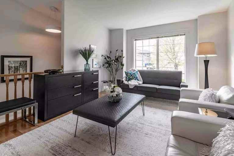 131 Pezer Cres #1 - Photo 2 of 21