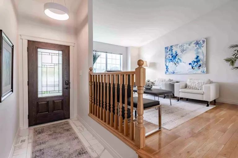 131 Pezer Cres #1 - Photo 3 of 21