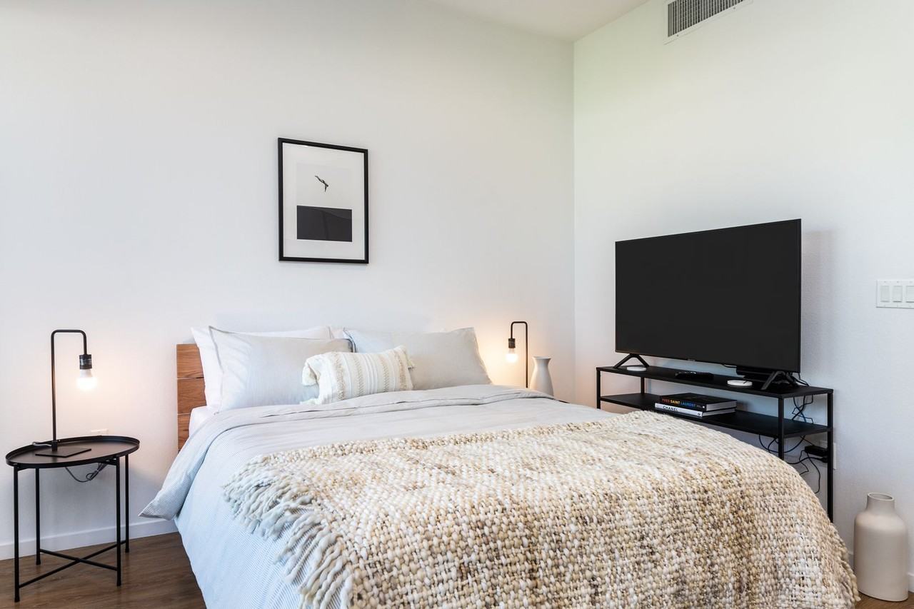 Line Lofts - Photo 3 of 11