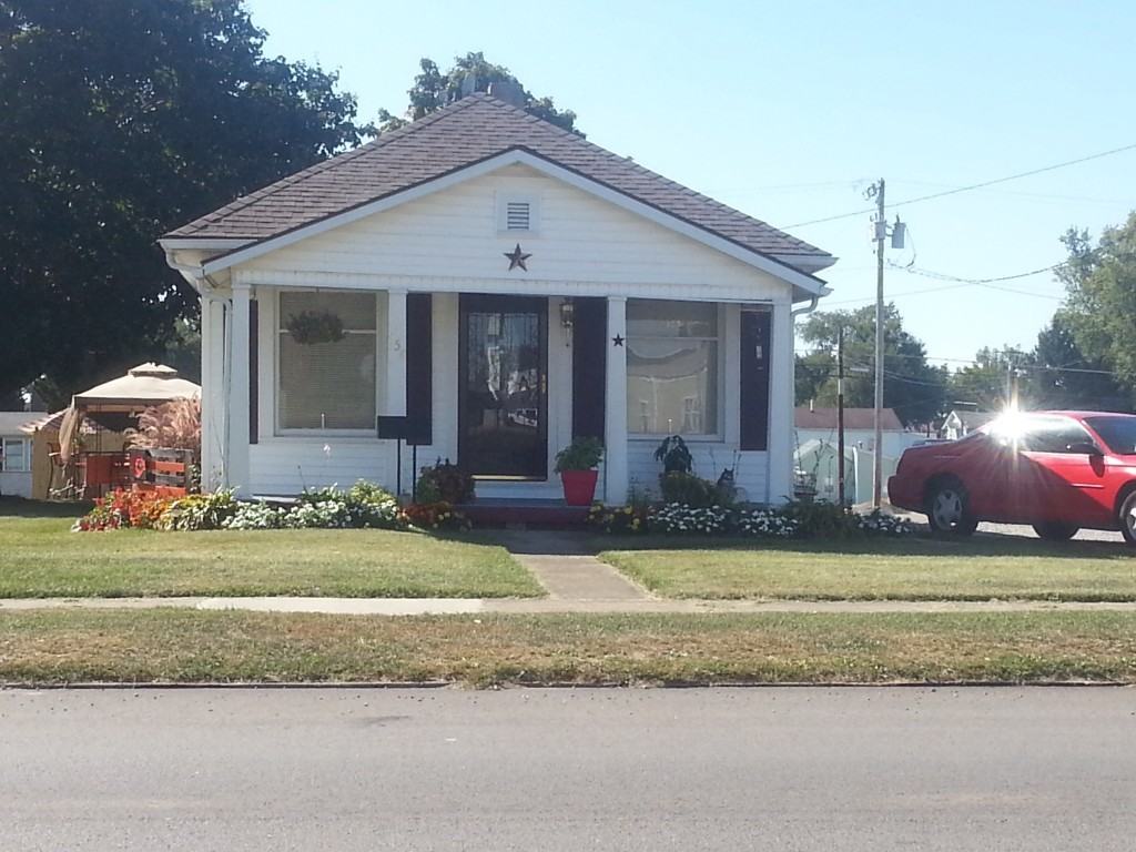 958 N Main St - Photo 2 of 10