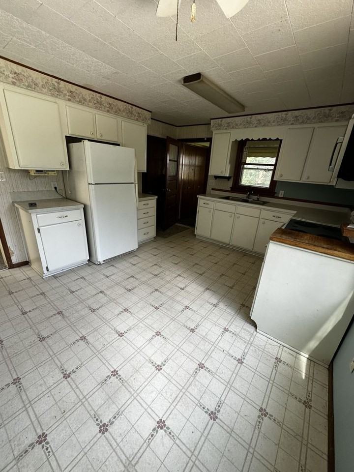 310 5th St Se - Photo 5 of 13