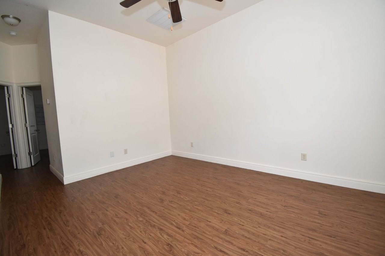 2408 W Barnett Springs Ave - Photo 5 of 13