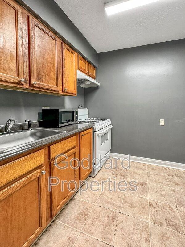 4910 Poe Ave #2 - Photo 7 of 14