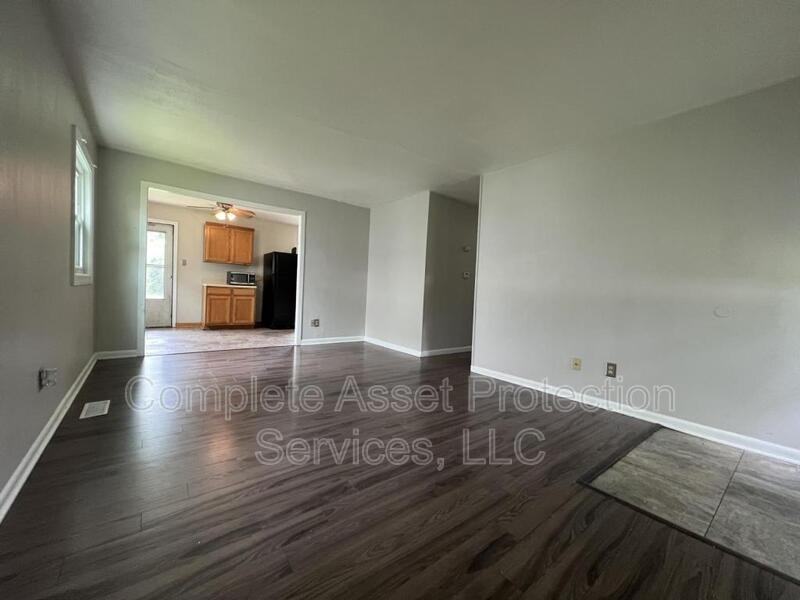327 N Colorado St - Photo 2 of 6