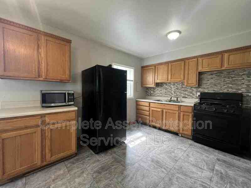 327 N Colorado St - Photo 3 of 6