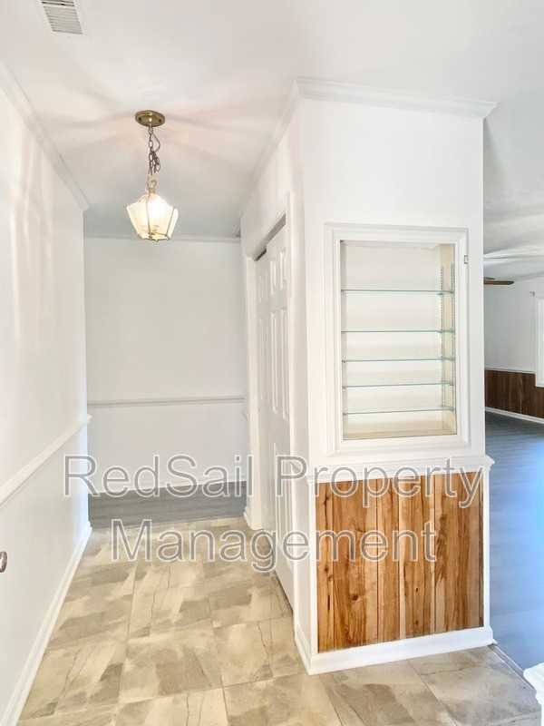 702 Pilot House Dr - Photo 2 of 23