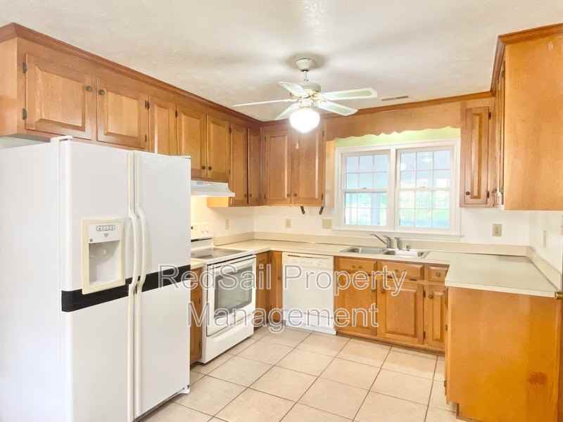 702 Pilot House Dr - Photo 3 of 23