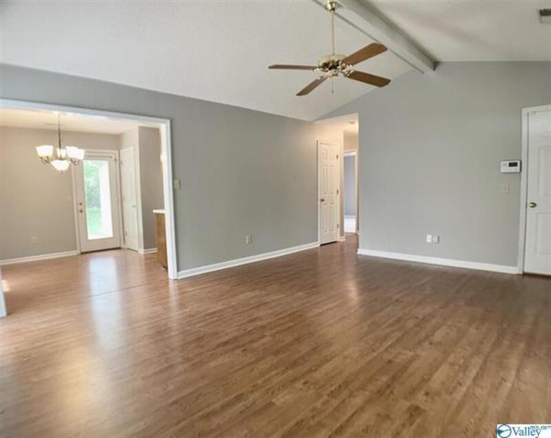 158 Hollington Dr Ne - Photo 4 of 18