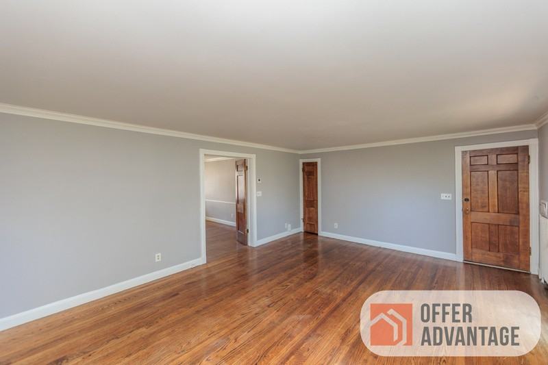 3449 Glencairn Rd - Photo 2 of 11