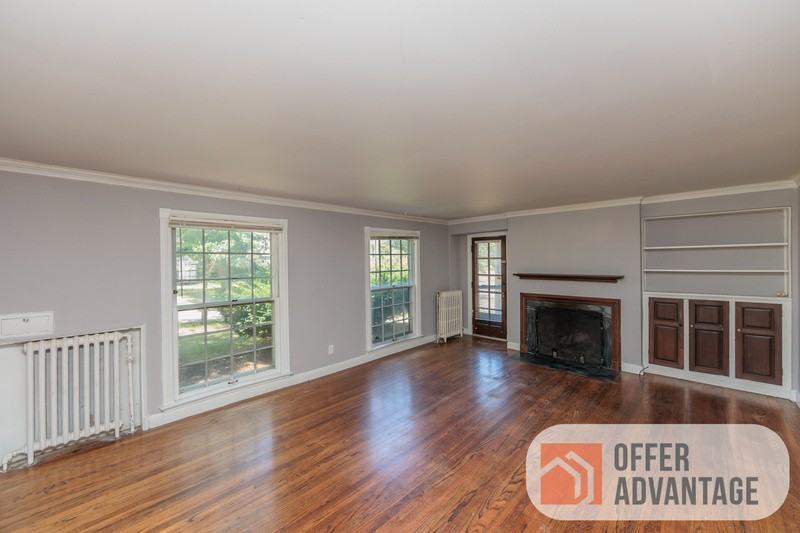 3449 Glencairn Rd - Photo 3 of 11