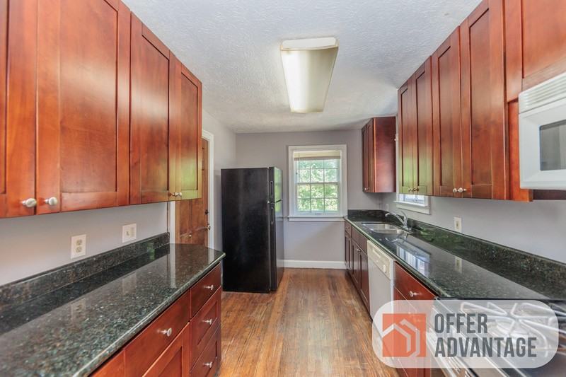 3449 Glencairn Rd - Photo 6 of 11