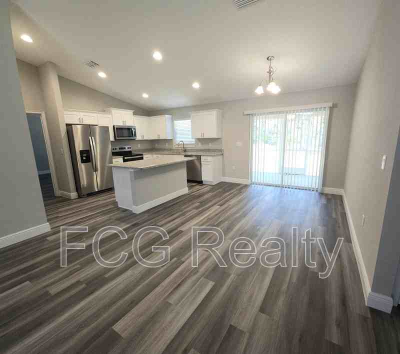 17 Locust Radl - Photo 2 of 13