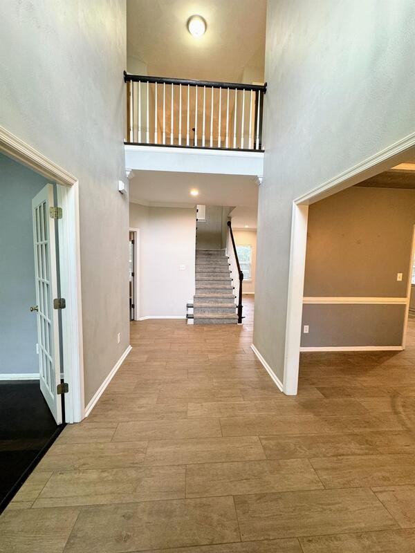 1515 Ashburn Ct - Photo 3 of 45