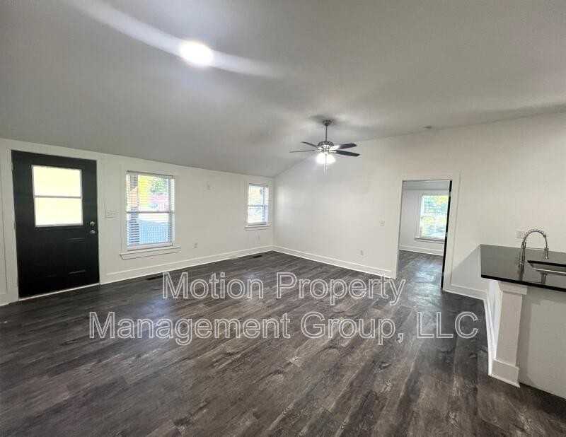 2509 Hamill Rd - Photo 2 of 13