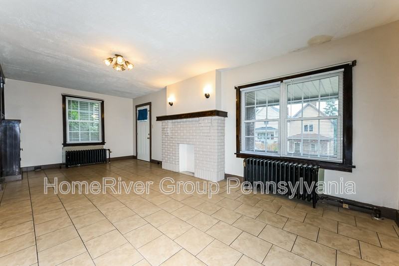 100 Reed Ave - Photo 3 of 18