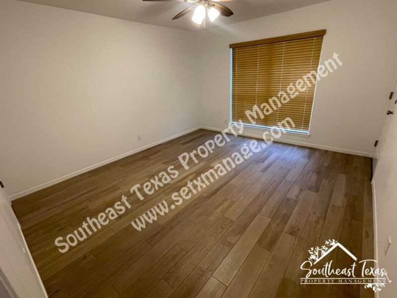 160 Enfield Ln - Photo 3 of 21