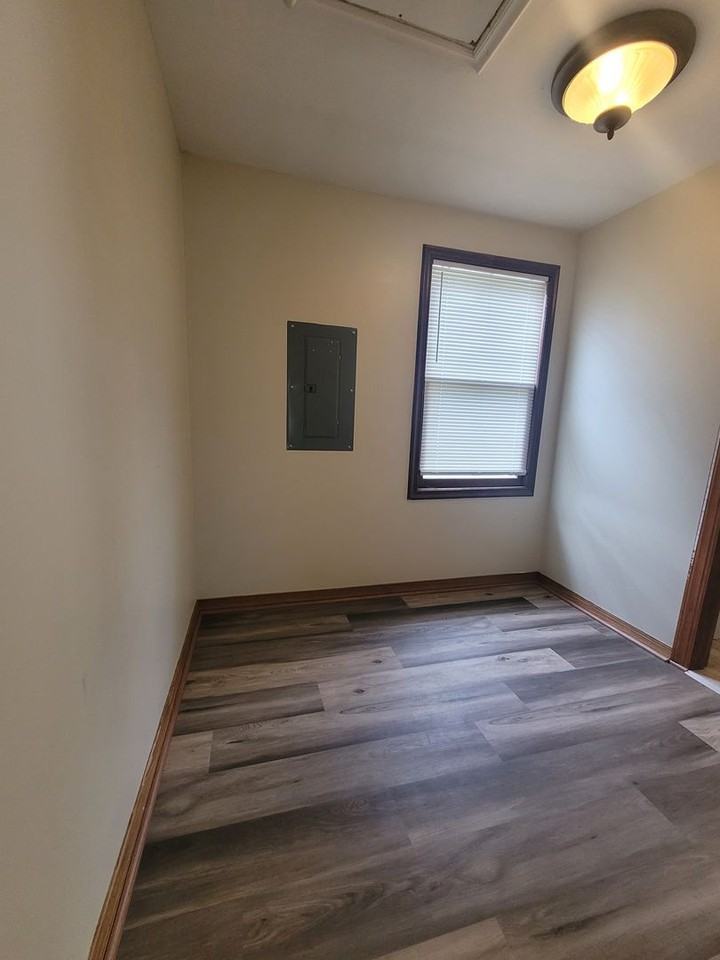 6003 P St - Photo 6 of 9