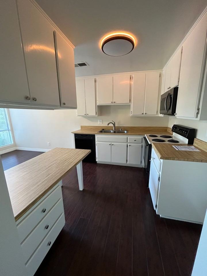 290 Sequoia Ct #13 - Photo 3 of 19