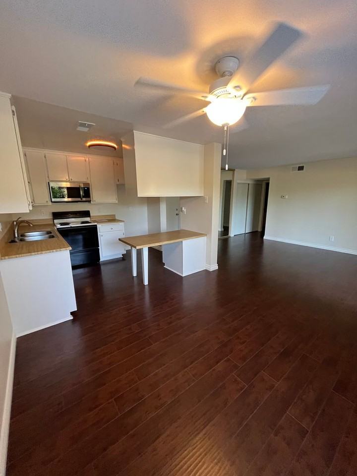 290 Sequoia Ct #13 - Photo 4 of 19