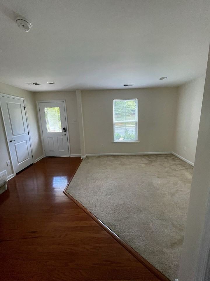 4014 Luminary Dr - Photo 4 of 32