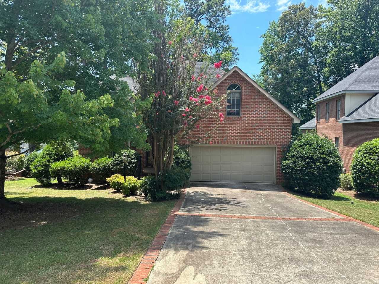 110 Wimbledon Ct - Photo 6 of 45