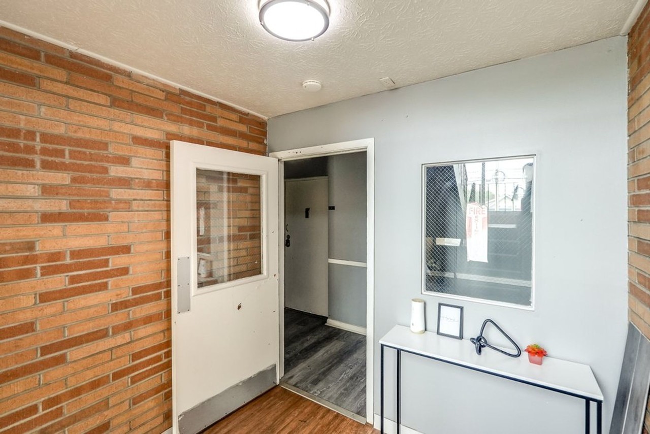 Modern Lakewood Apartments - Photo 4 of 16