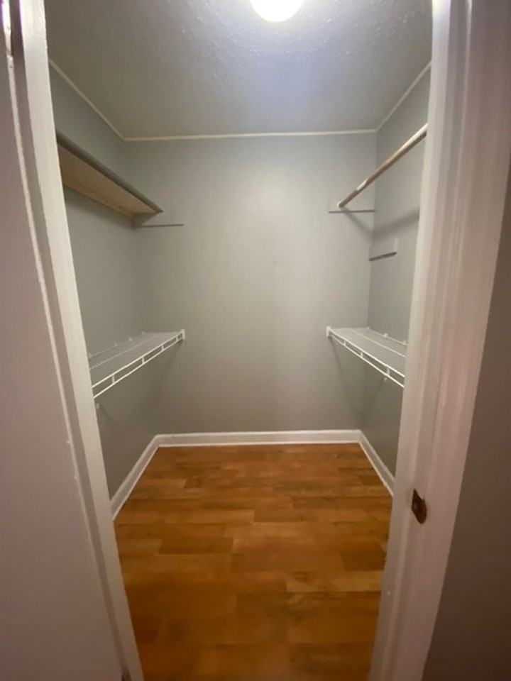 215 Weeks Dr Ne - Photo 7 of 8