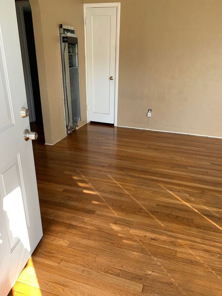 1089 Palm Ave - Photo 4 of 15