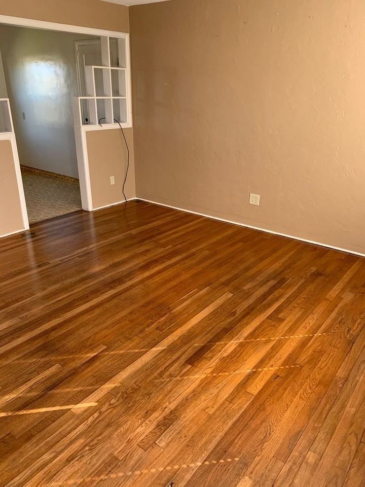 1089 Palm Ave - Photo 6 of 15