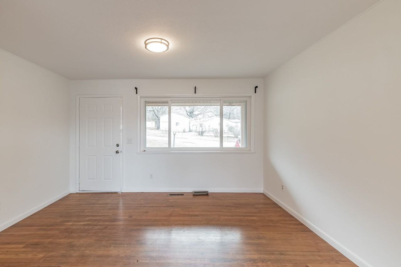 1737 E 5th St - Photo 2 of 14