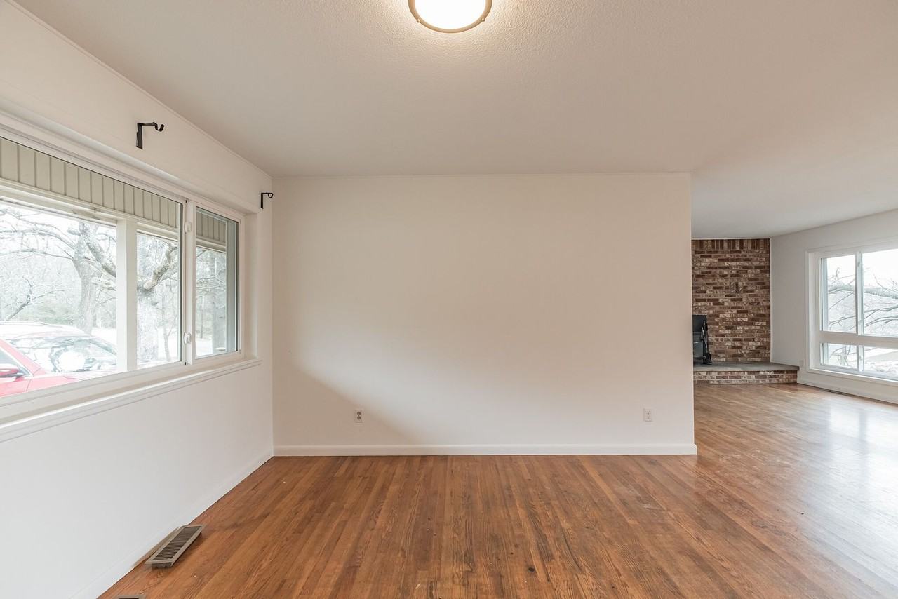 1737 E 5th St - Photo 5 of 14