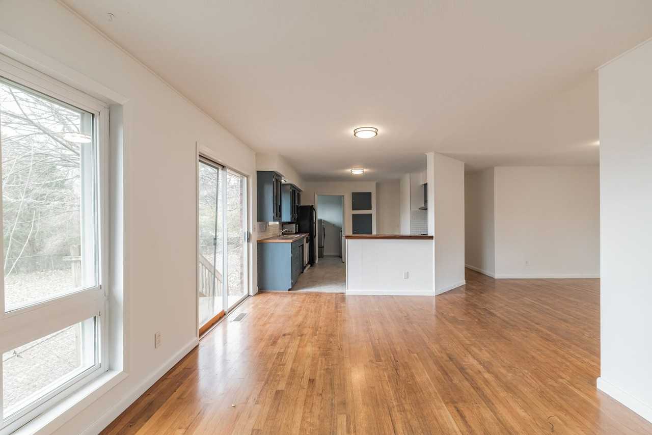 1737 E 5th St - Photo 6 of 14