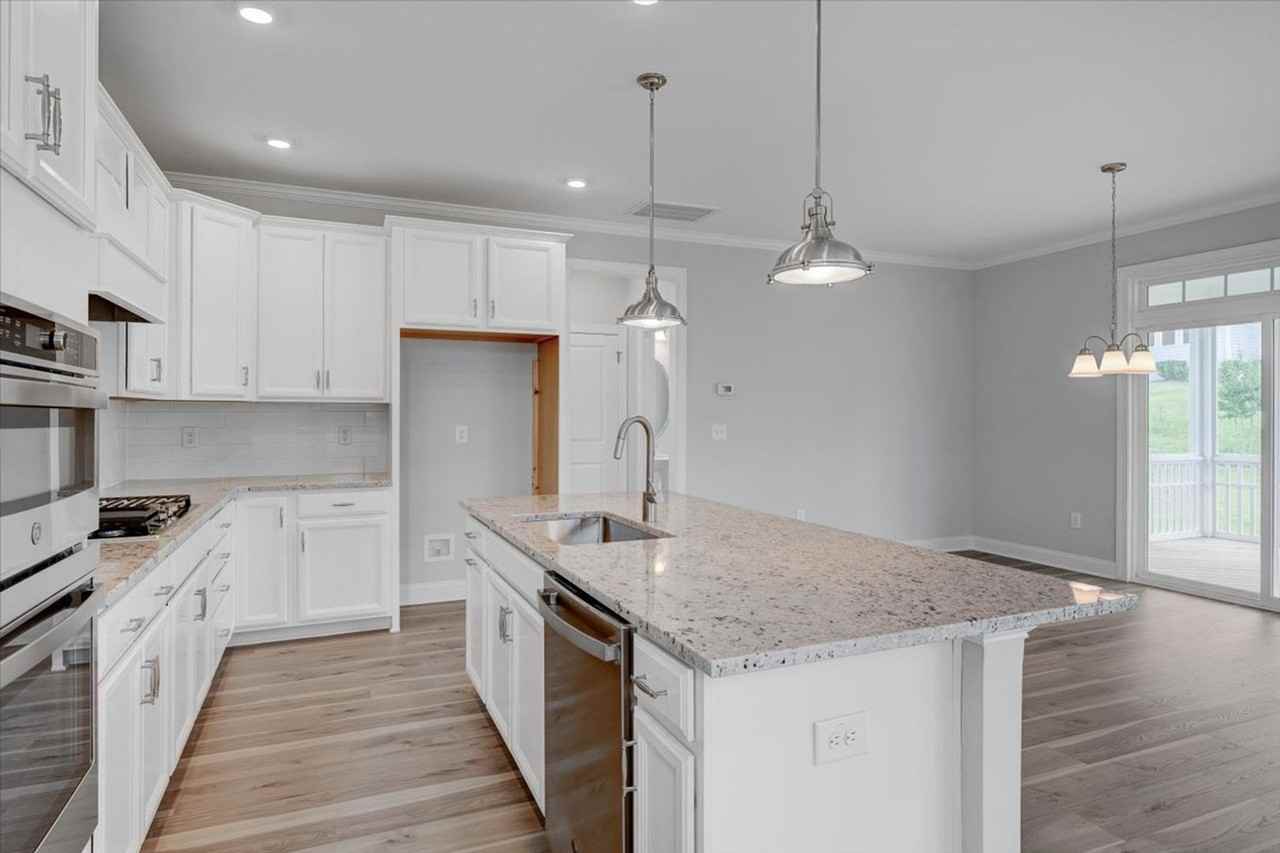 153 Sweet Briar Ln - Photo 3 of 32