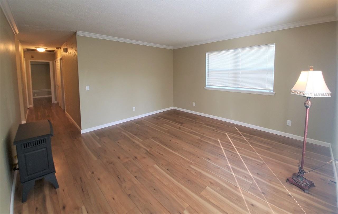 3808 Ne 33rd St - Photo 2 of 30