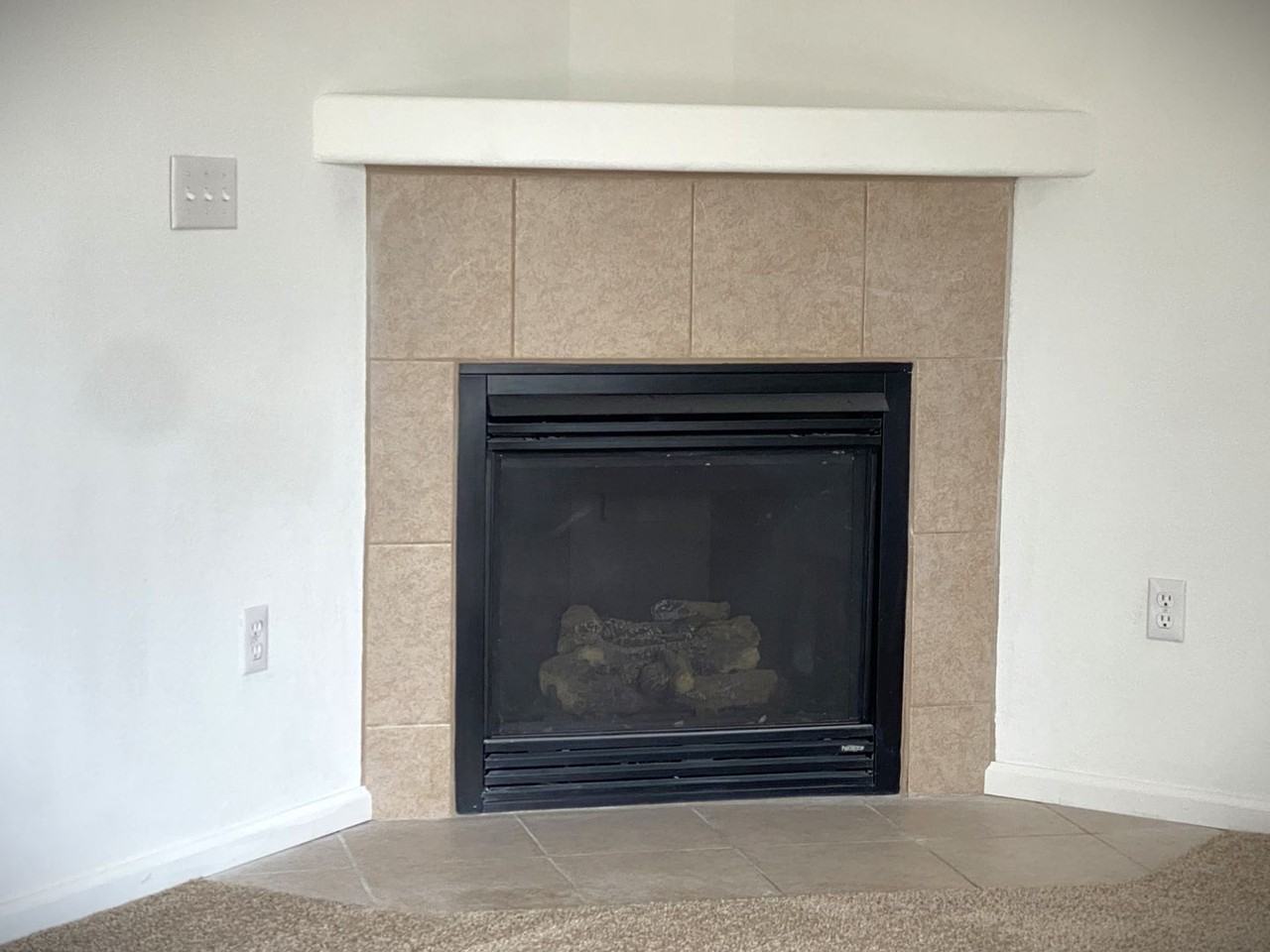 3906 Charles St - Photo 5 of 20