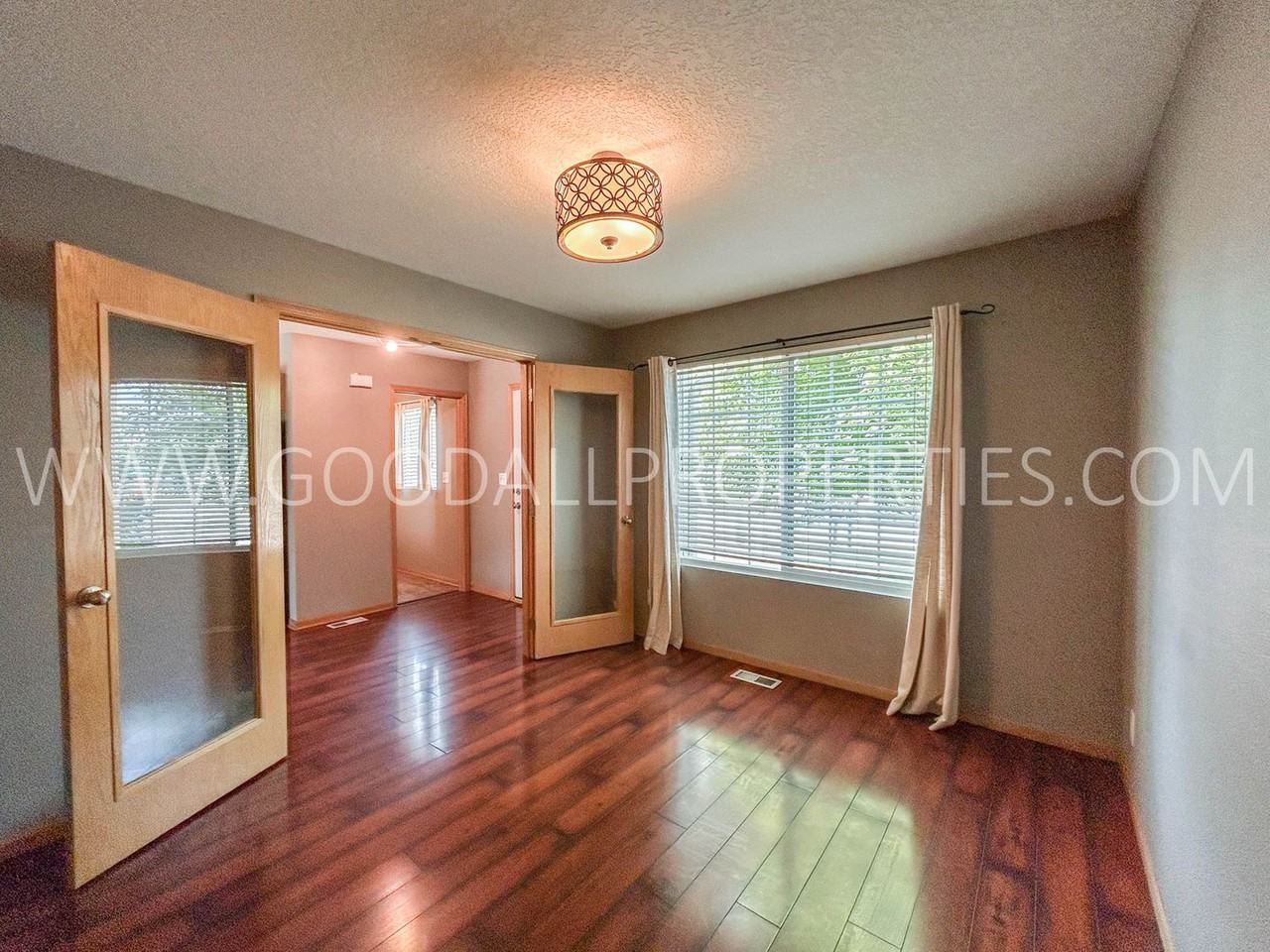 335 Se Carefree Ln - Photo 7 of 22