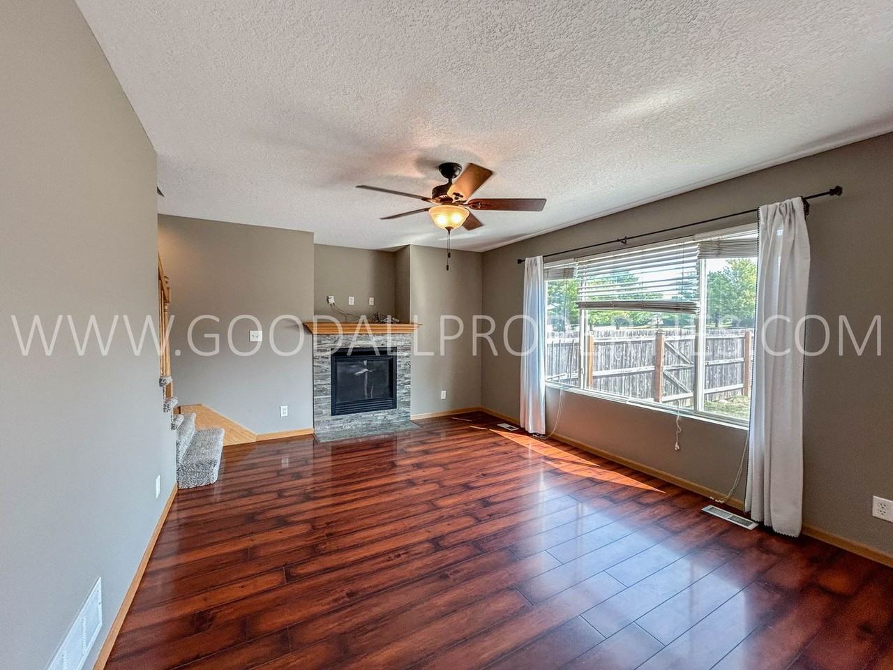 335 Se Carefree Ln - Photo 4 of 22