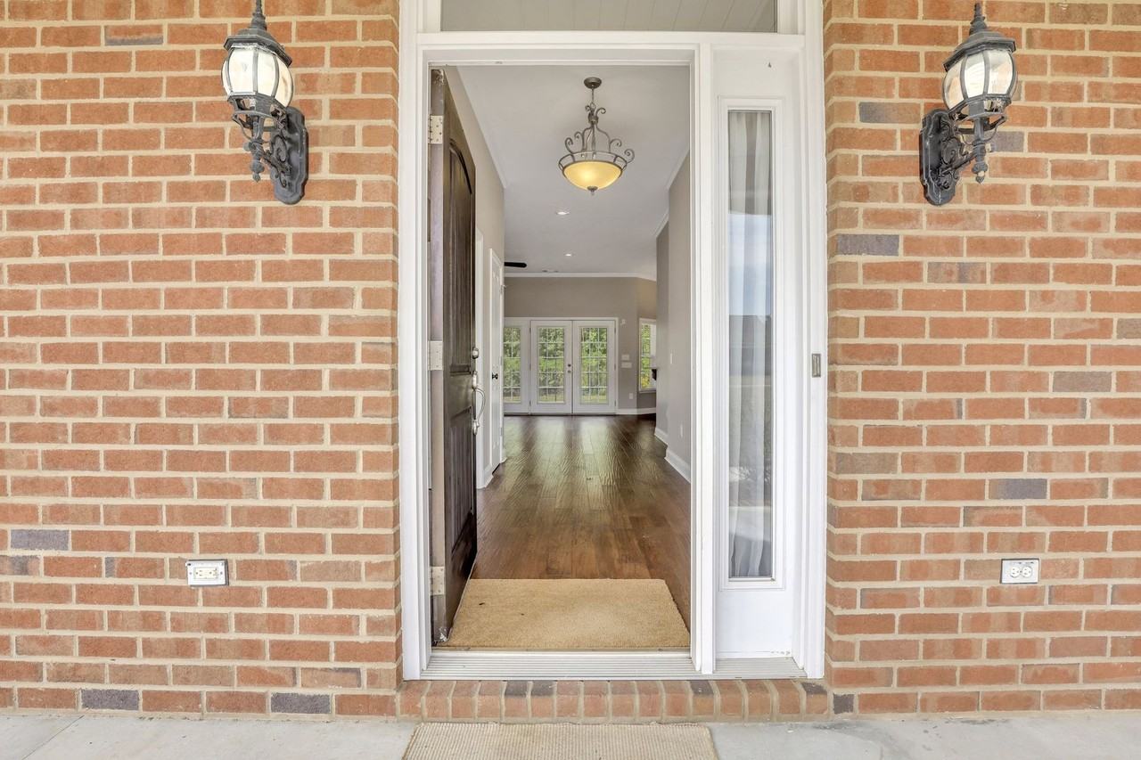 1821 Old Carriage Trl - Photo 2 of 50